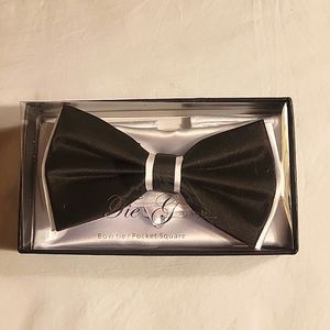 Two-toned black and white bow tie